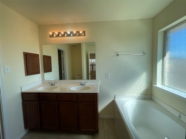 Building Photo - 12010 Ramla Place Trail