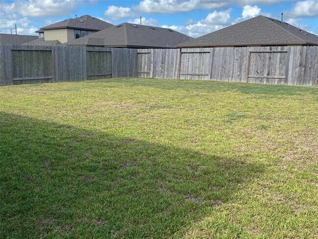 Building Photo - 8218 Rose Petals Ln