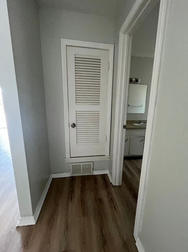 Building Photo - 1618 58th St