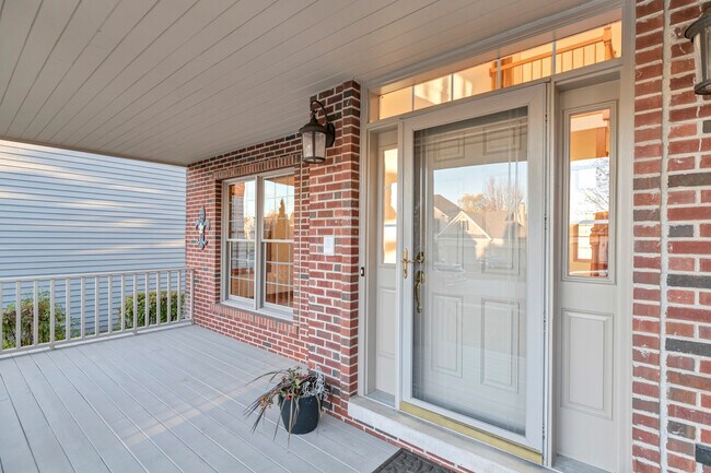 Building Photo - 4N550 School Rd