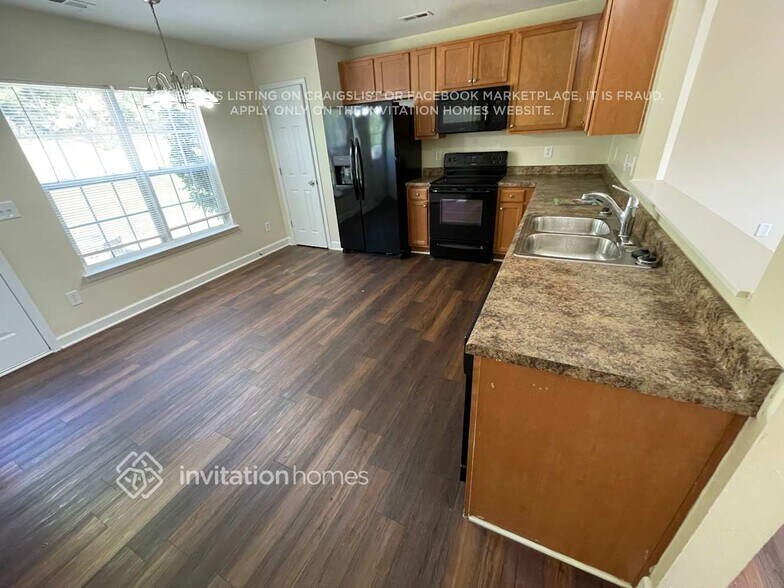 Building Photo - 974 Ramsgate Dr SW