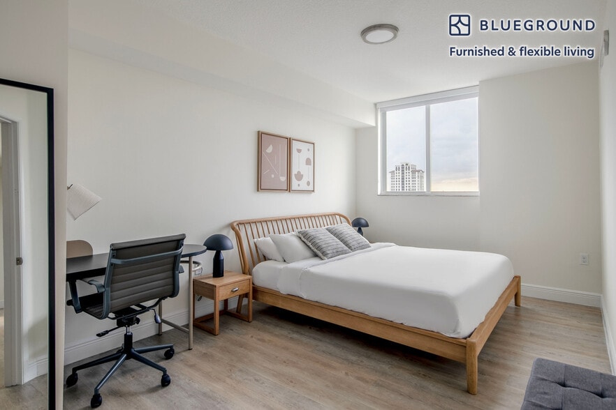 Building Photo - 987 SW 37th Ave