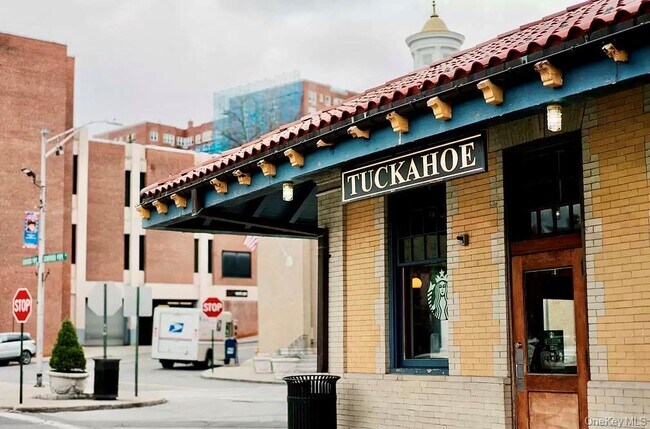 Building Photo - 81 Wallace St