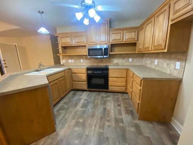 Building Photo - 3116 111th St