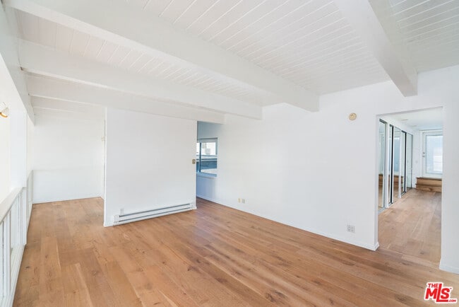 Building Photo - 3711 Ocean Front Walk