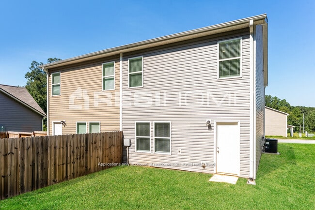 Building Photo - 443 Oakwood Dr NW