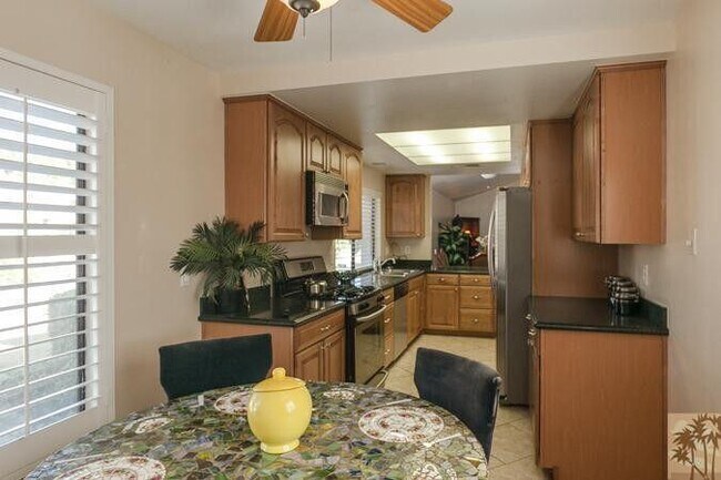 Building Photo - 72384 Ridgecrest Ln