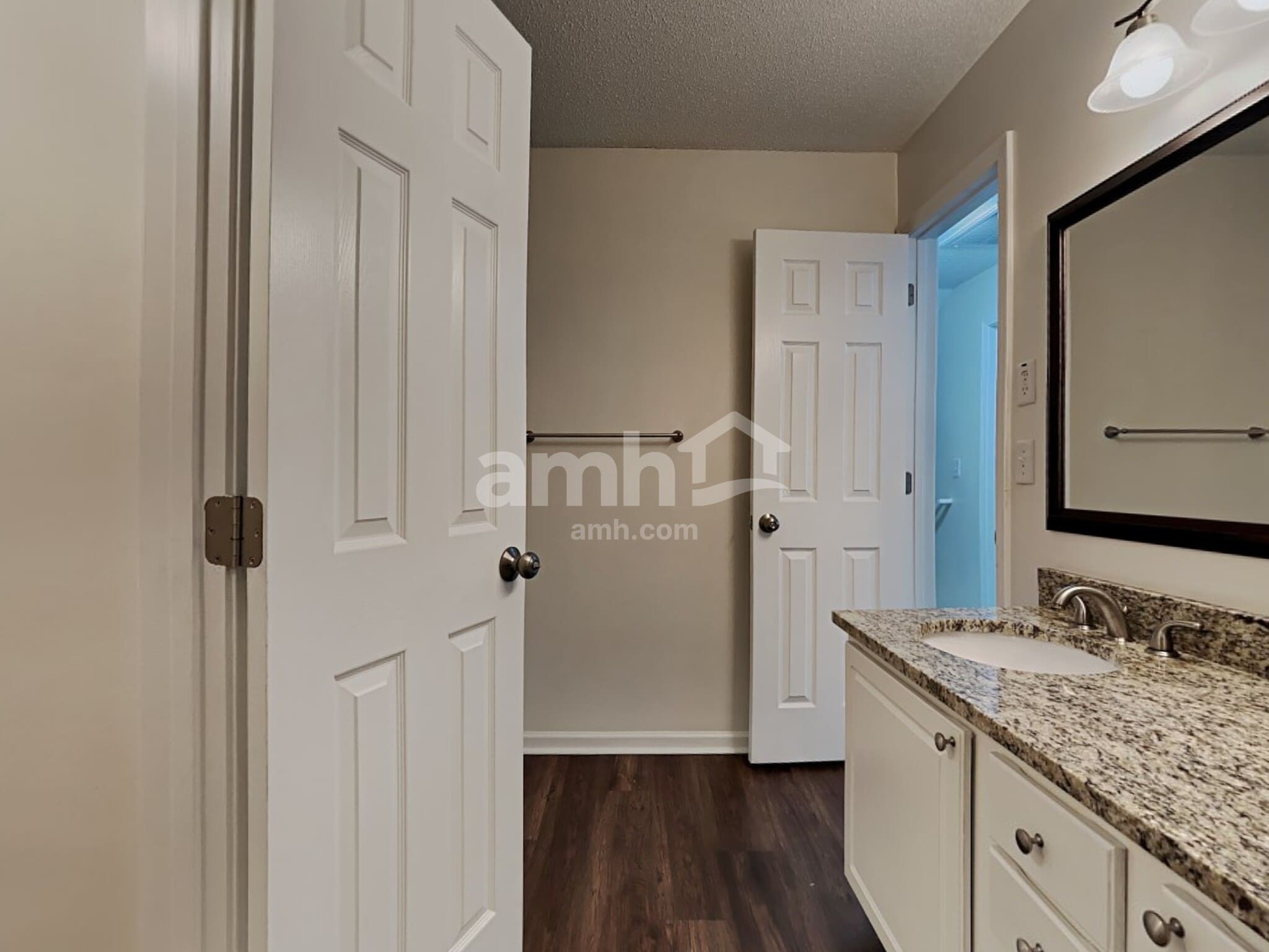 Building Photo - 119 Macallan Ct