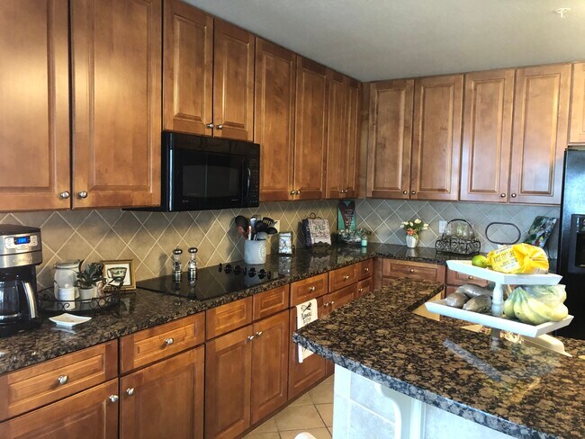 Building Photo - 770 Harbor Blvd