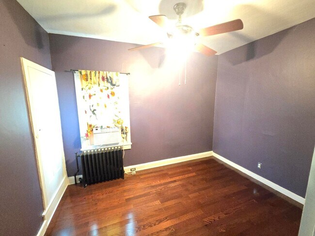 Building Photo - Beautiful 2 Bedroom 1.5 Bathrooms Patterson Park