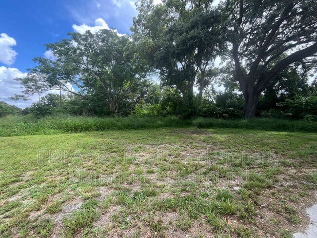 Building Photo - 8170 State Rd 60