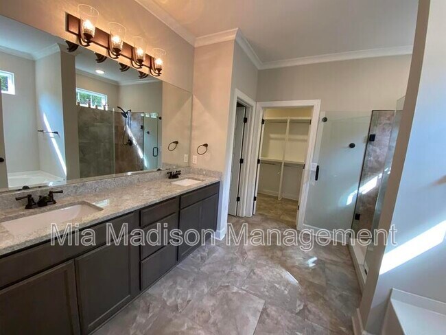 Building Photo - 54 Misty Marsh Dr