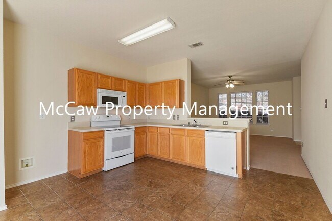 Building Photo - 5116 Meridian Ln