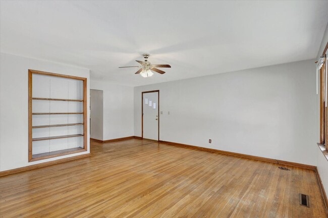 Building Photo - 2 BED / 1 BATH HOUSE IN CENTRAL CHAMPAIGN ...