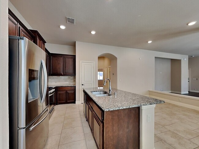 Building Photo - 1517 Yellowthroat Dr