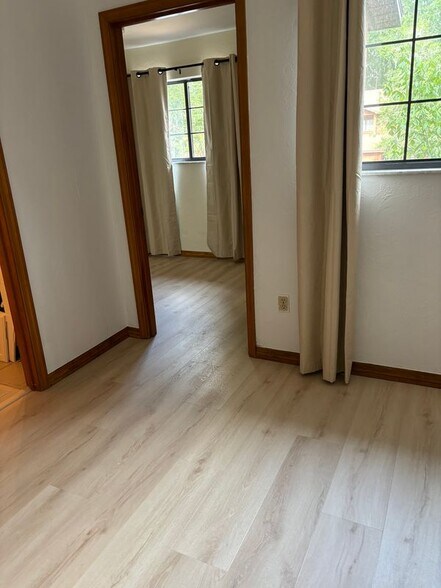 Building Photo - 924 SW 55th Terrace