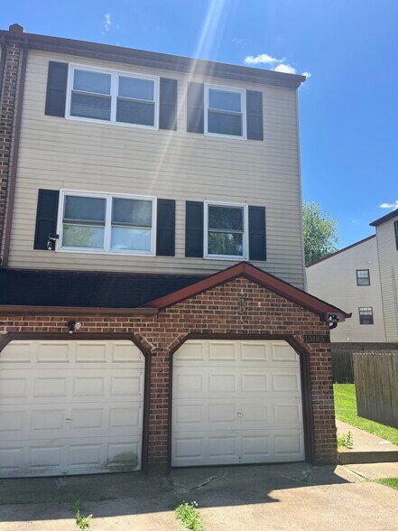 Building Photo - 13085 Blakeslee Dr
