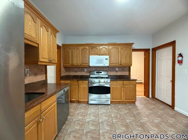 Building Photo - 6 Litchfield St