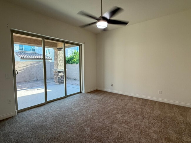 Building Photo - 9541 E Theia Dr