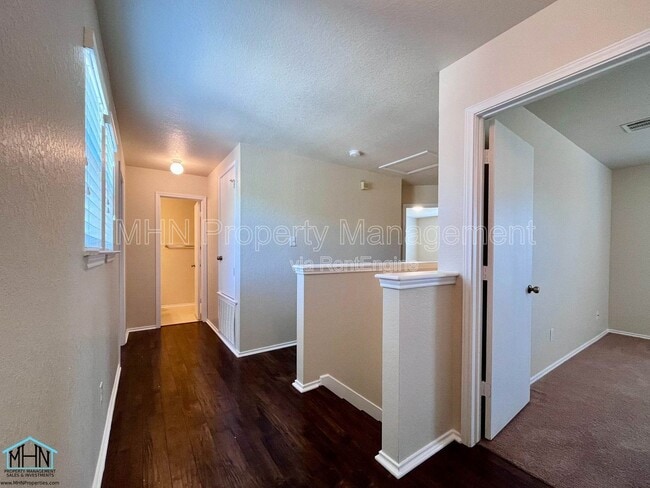 Building Photo - 127 Booker Palm