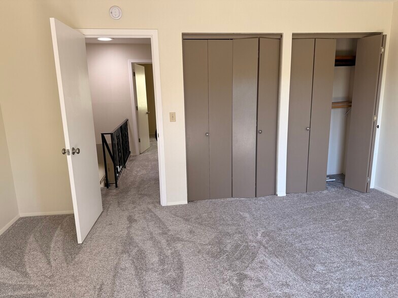 Building Photo - 8707 Southeast 9th Avenue