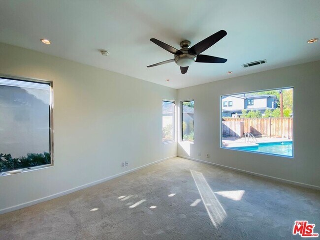 Building Photo - 3392 McLaughlin Ave