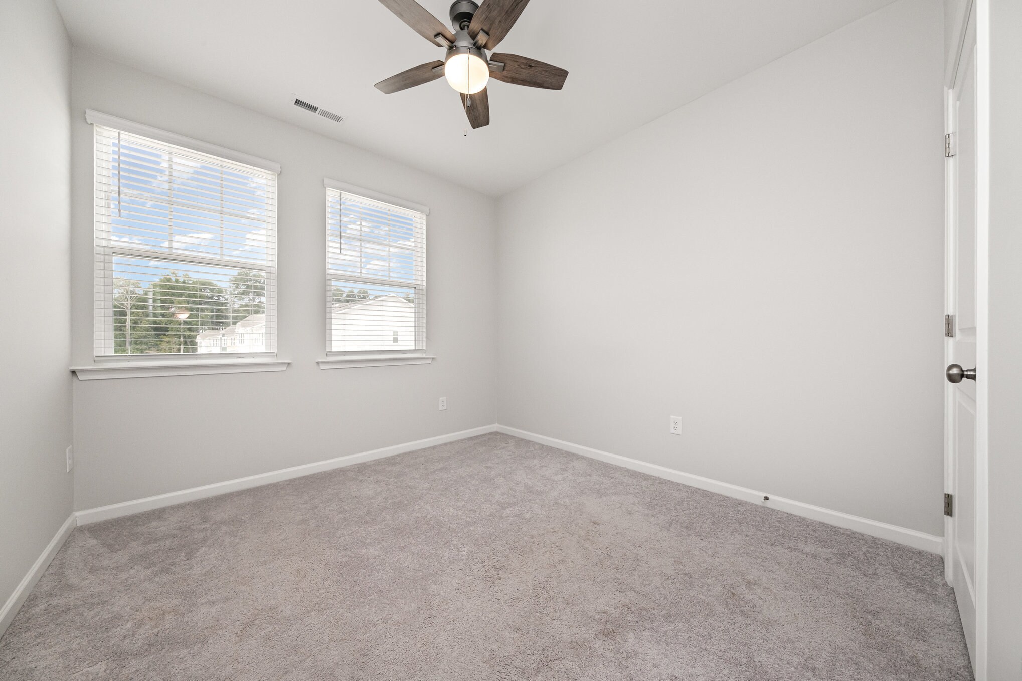 Building Photo - 2221 Grants Pass Sta