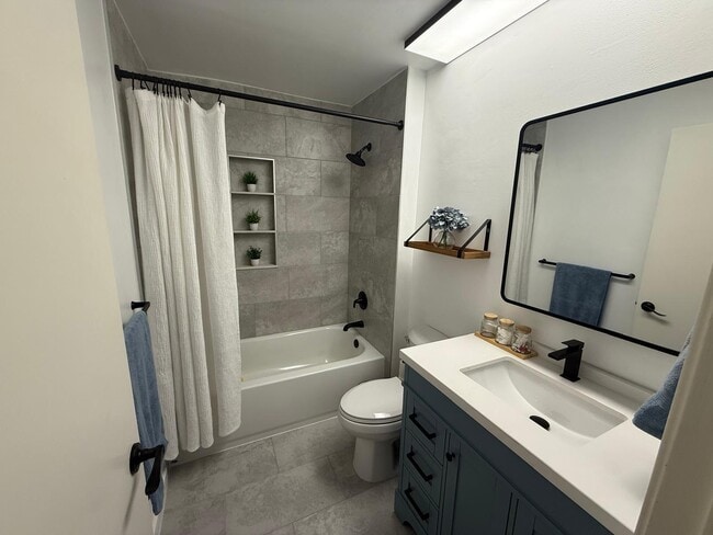 Building Photo - 1088 Raintree Dr