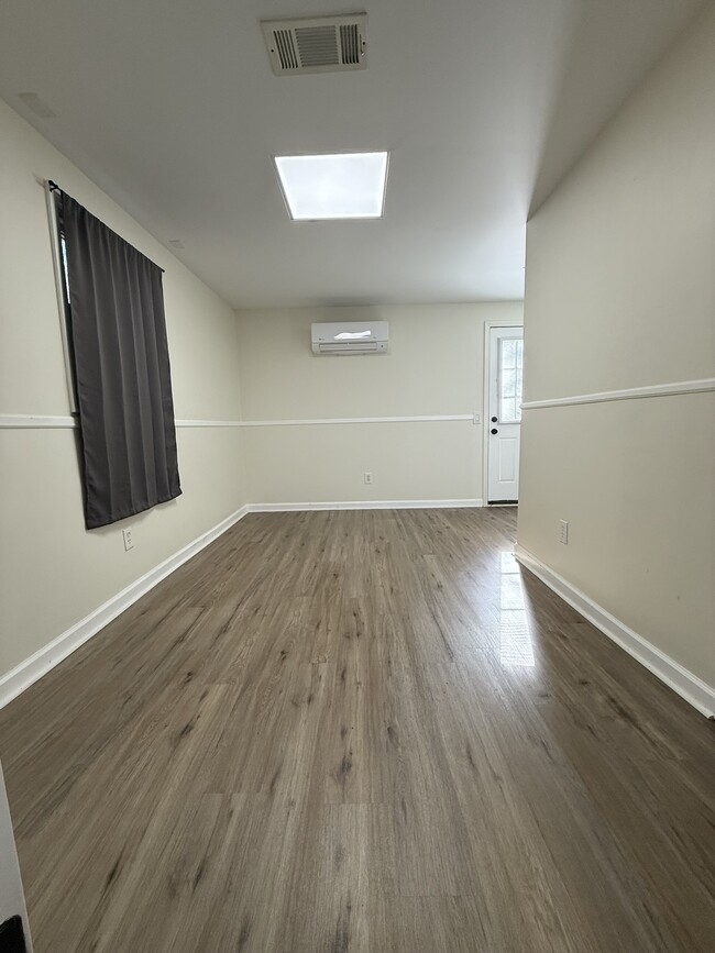 Building Photo - 546 Matthew Dr