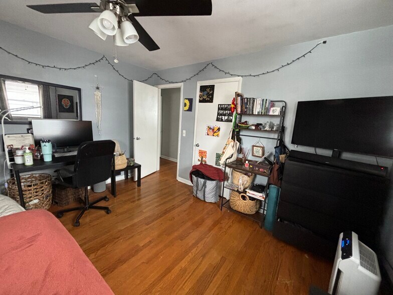 Building Photo - 1812 Northwestern Ave