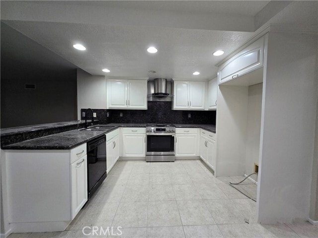 Building Photo - 17917 Vía Casitas