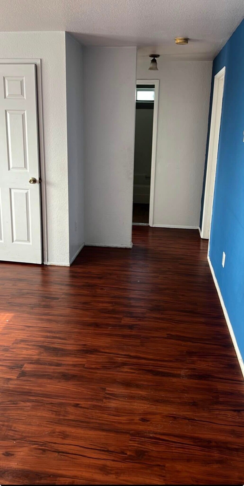 Building Photo - 429 1st Ave N