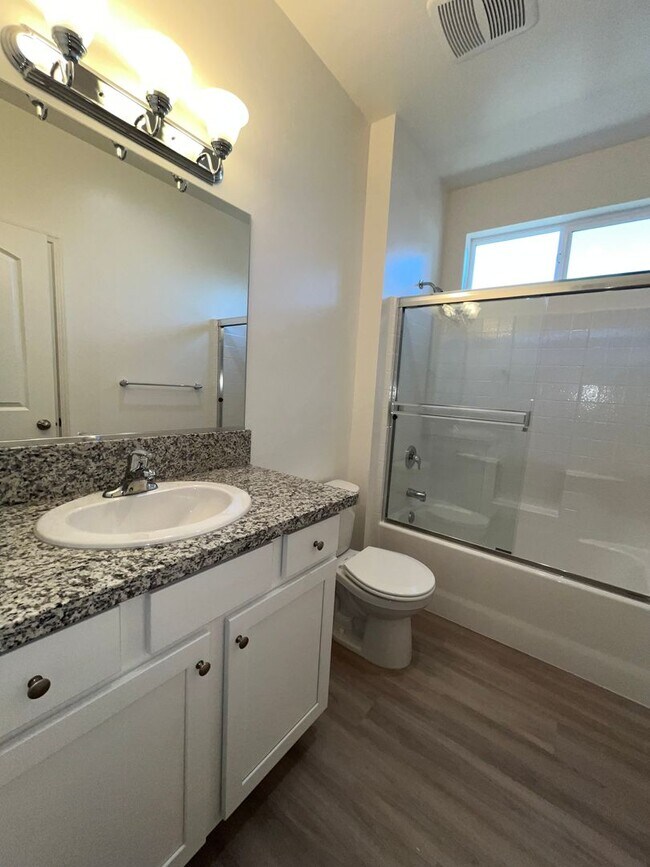 Building Photo - 4214