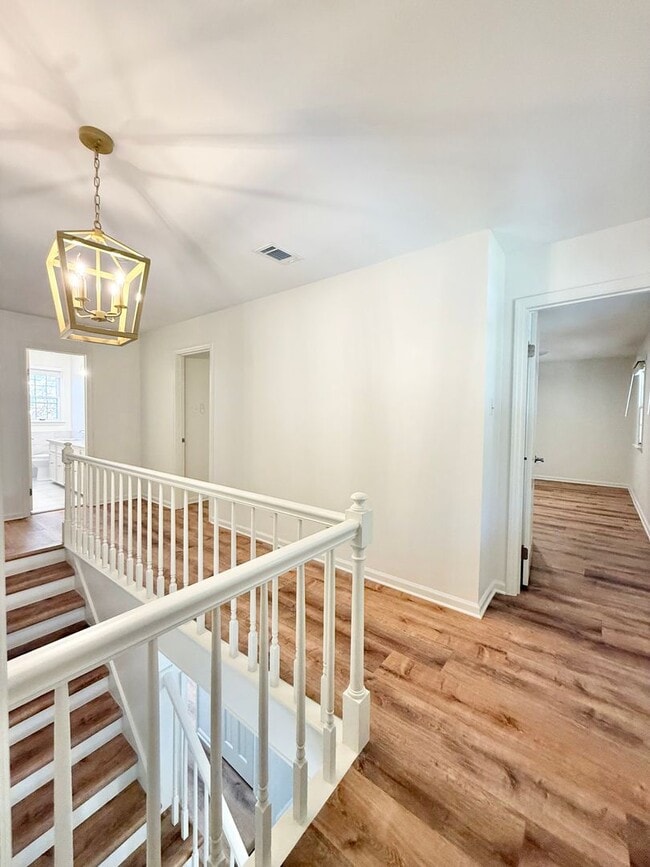 Building Photo - 130 Valley Club Cir