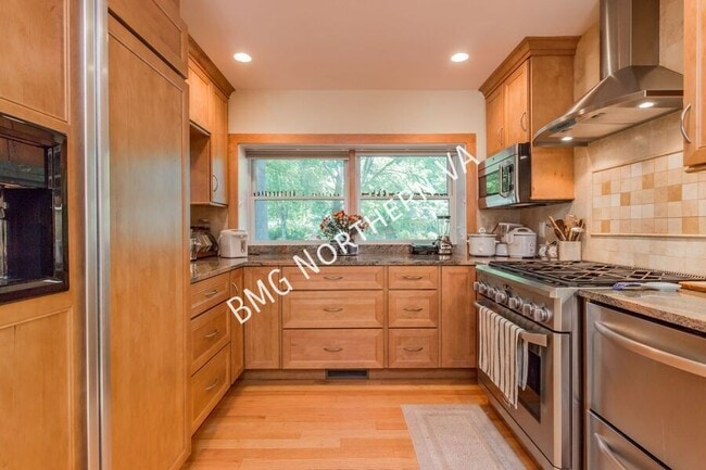 Building Photo - 3404 Mansfield Rd