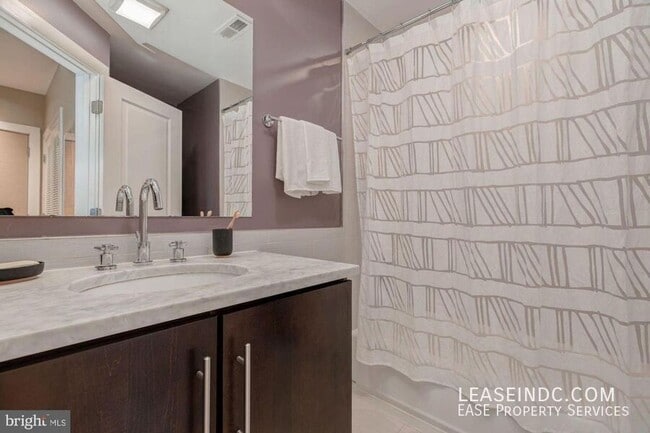 Building Photo - 2101 11th St NW