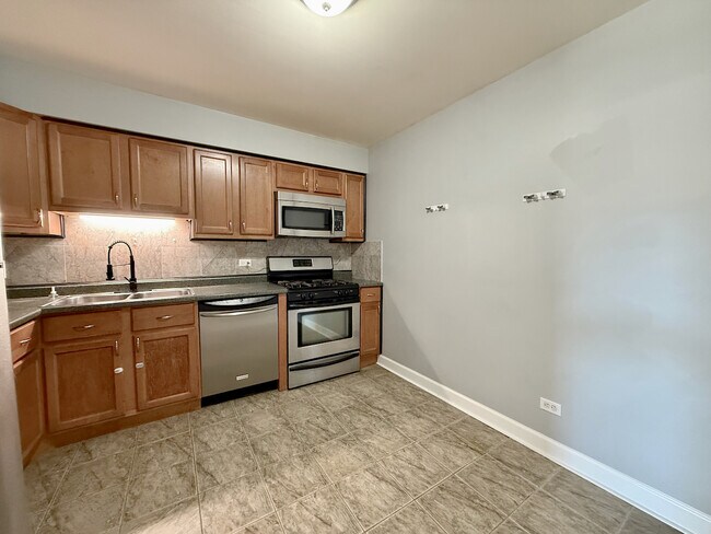Building Photo - 1550 Sandpebble Dr