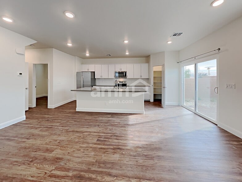 Building Photo - 707 Terrain Star Ave