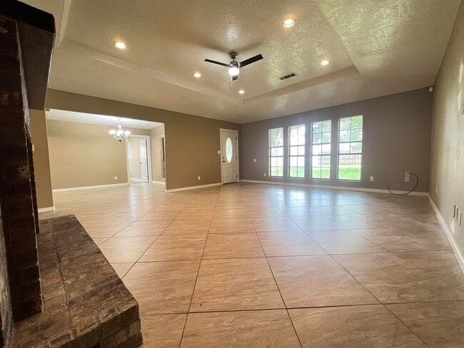 Building Photo - 12965 Larch Ln