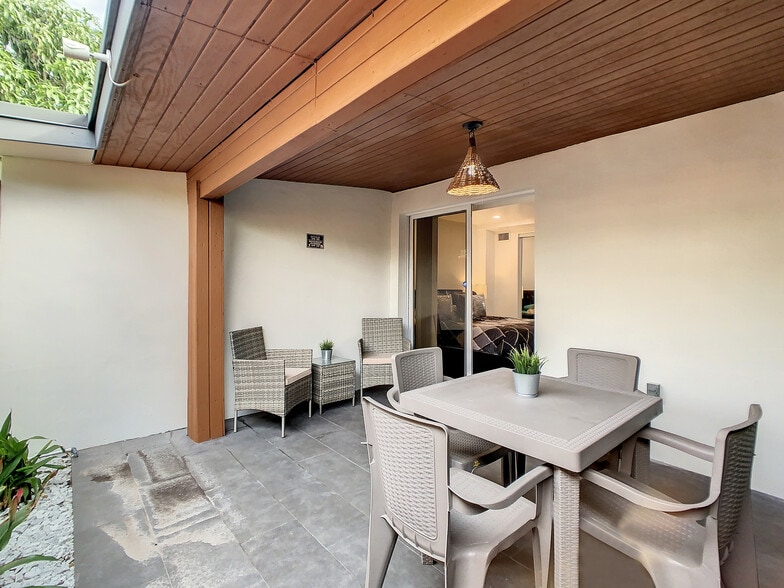 Building Photo - 2714 SW 36th Ave