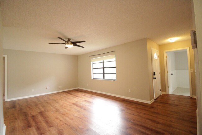 Building Photo - 1228 SW 75th Dr