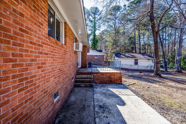 Building Photo - 1831 St Michaels Rd