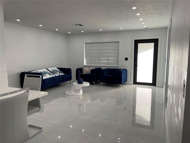 Building Photo - 1791 SW 3rd St