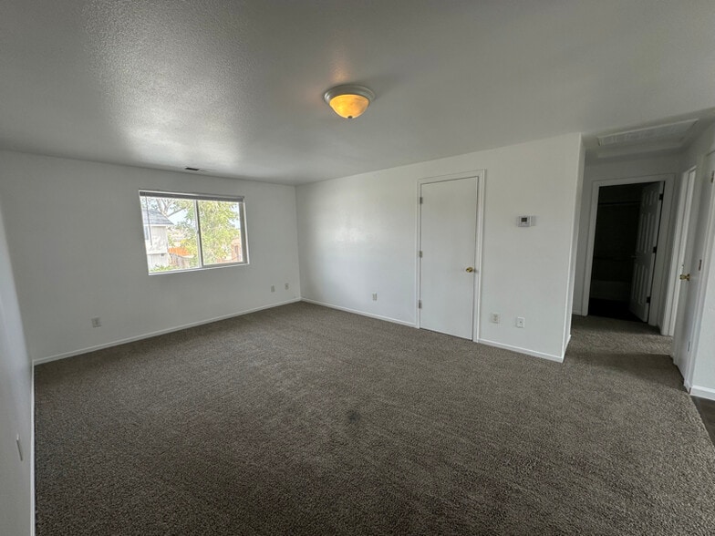 Building Photo - 1258 W Newlands Dr