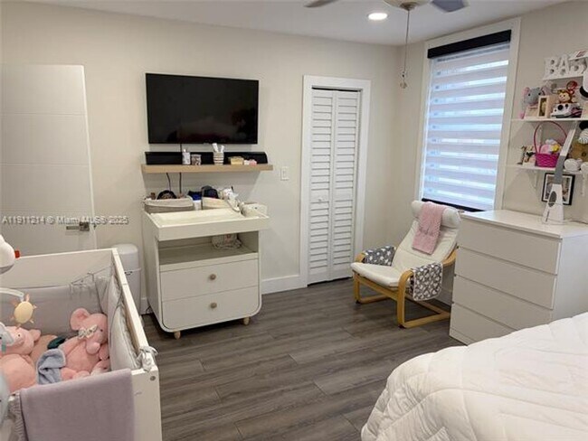 Building Photo - 3690 NE 167th St