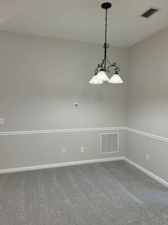 Building Photo - Home For Rent