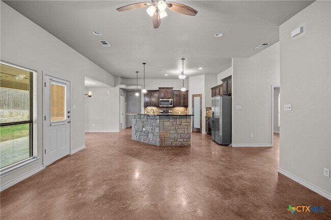 Building Photo - 103 Weeping Willow Ct