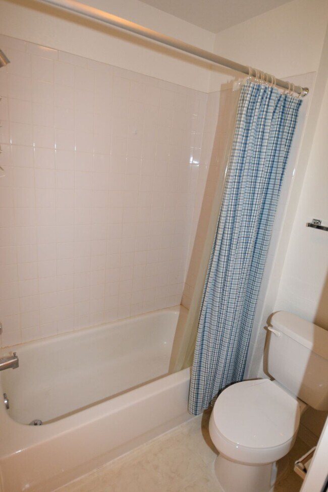 Building Photo - 146 W 1230 N