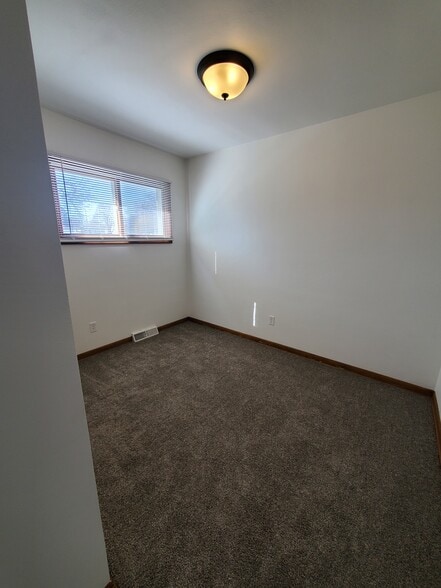 Building Photo - 5507 42nd Ave