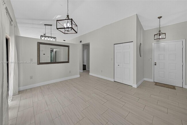 Building Photo - 15140 Bristol Ln